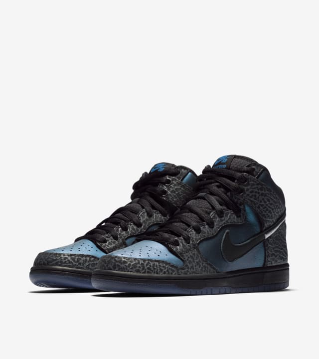 Black hornet nike sb top