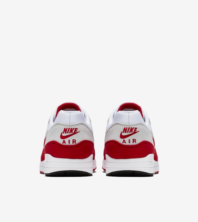 Air max with red tag cheap