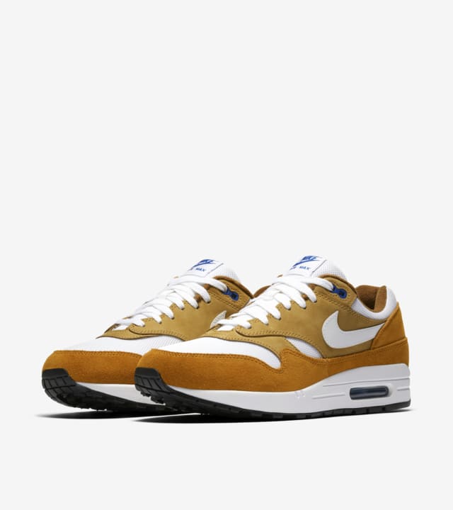 Air max retro curry hot sale