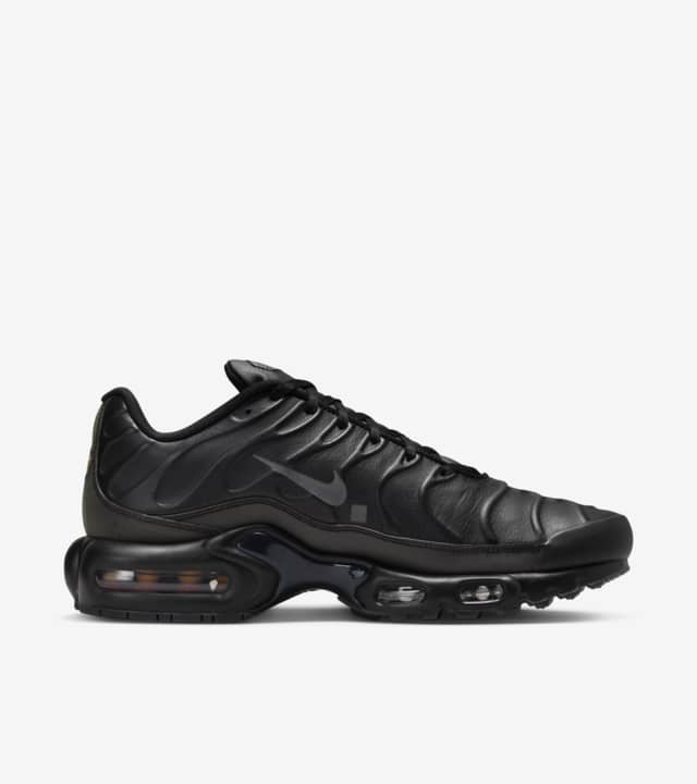 Air Max Plus x A-COLD-WALL* 'Onyx' (FD7855-001) Release Date. Nike SNKRS HR
