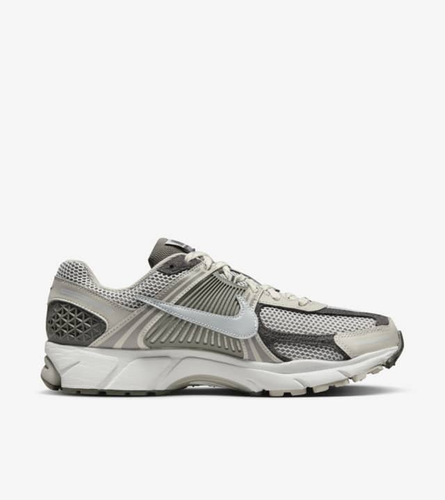 zoom-vomero-5-iron-ore-and-flat-pewter-fd0791-012-nike