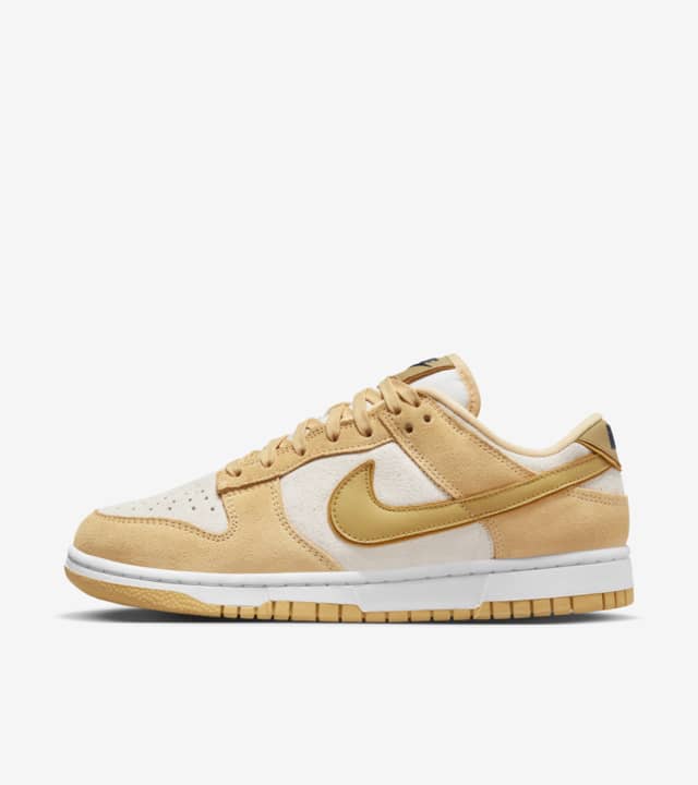 Women's Dunk Low 'Gold Suede' (DV7411-200). Nike SNKRS GB