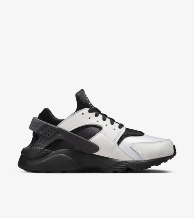 Air Huarache 'Black and White' (DD1068-109) Release Date. Nike SNKRS KR