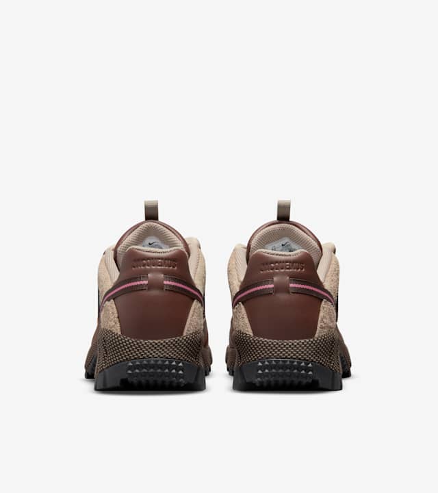 Air Humara x Jacquemus 'Ale Brown and Gold' (DR0420200) Release Date. Nike SNKRS CH