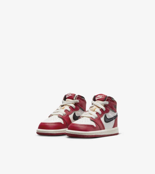 Air Jordan 1 'Chicago' (DZ5485612) Release Date. Nike SNKRS SE