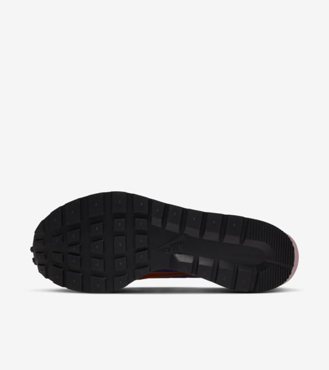 sacai x nike vaporwaffle dark iris
