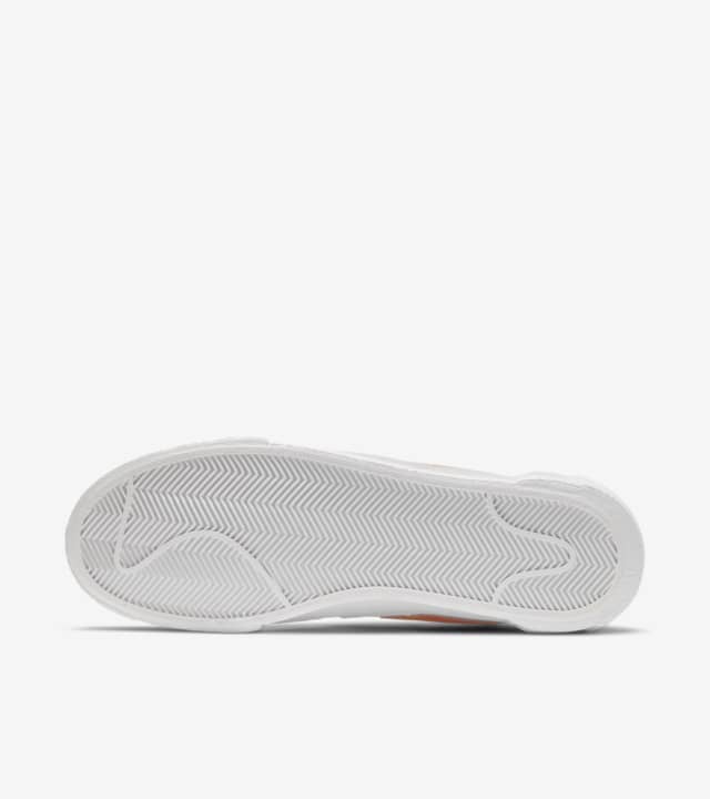 Blazer Low x sacai 'Magma Orange' Release Date. Nike SNKRS HR