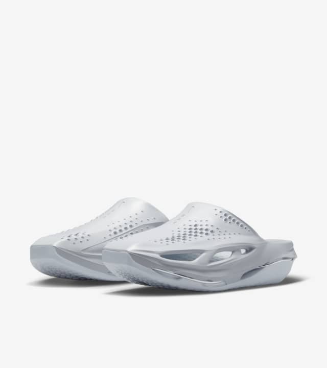 Nike x MMW 005 Slides 'Pure Platinum' (DH1258-003). Nike SNKRS LU