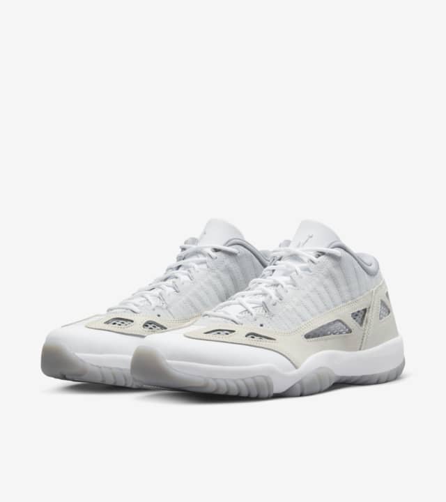 air jordan 11 low ie volt