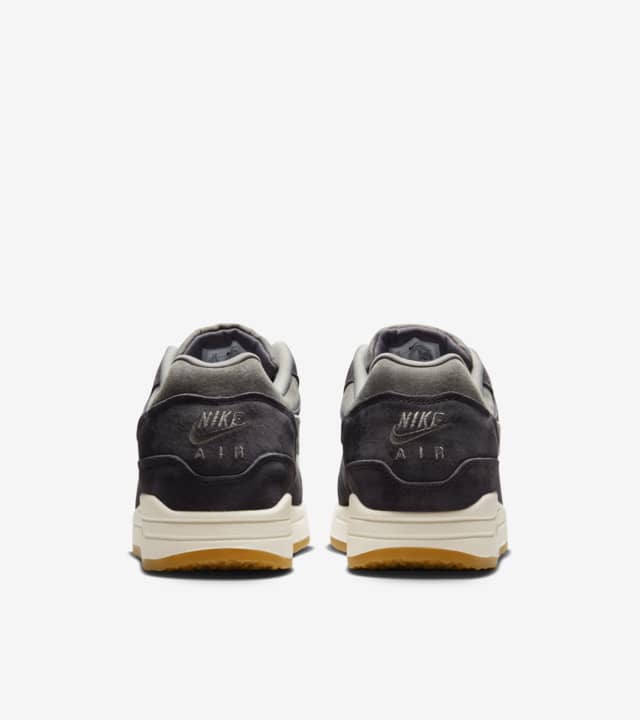nike air max in gray