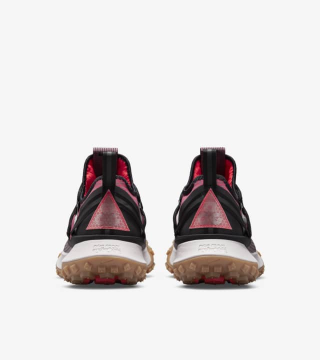 ACG Mountain Fly Low 'Flash Crimson' Release Date. Nike SNKRS IN