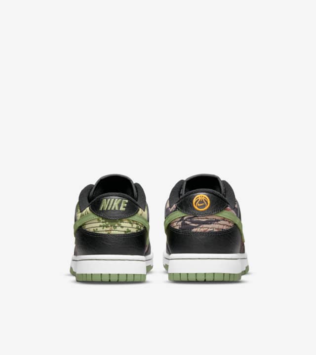 camo dunks black