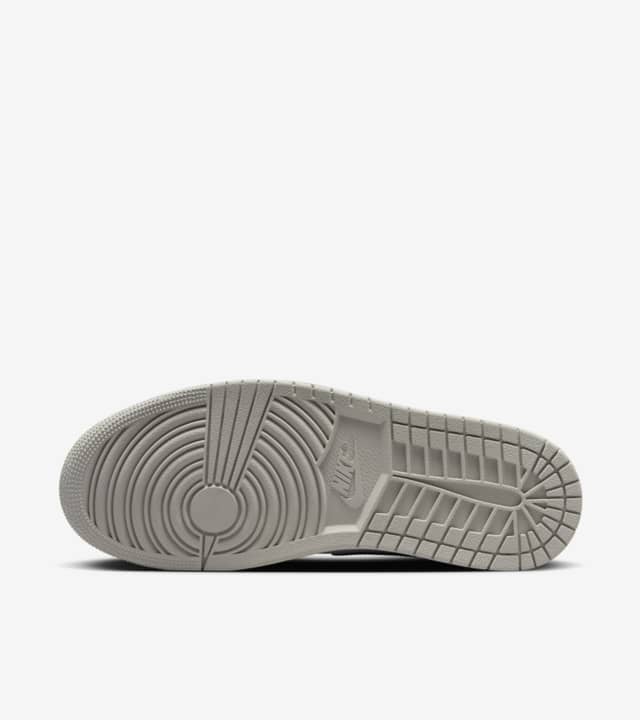 Air Jordan 1 'White Cement' (DZ5485052). Nike SNKRS IL