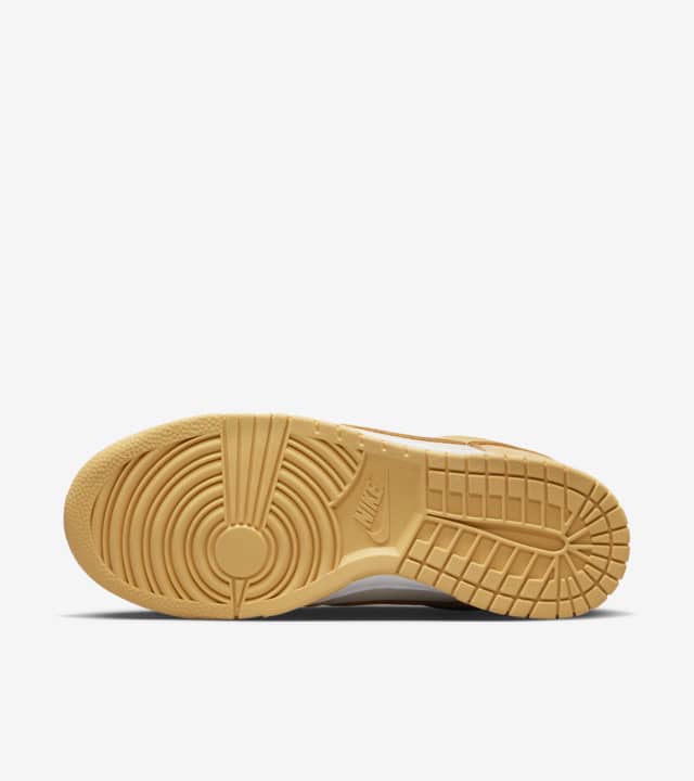 Women's Dunk Low 'Gold Suede' (DV7411-200). Nike SNKRS GB