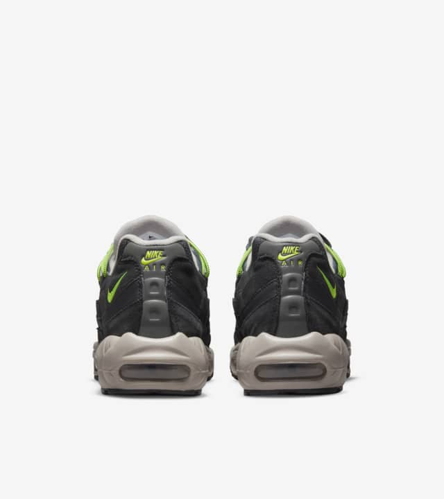 Air Max 95 'Off-Noir and Volt' (DO6391-001) Release Date. Nike SNKRS SA