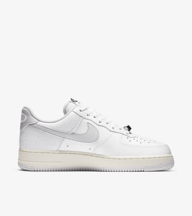 Air Force 1 '07 Low '1-800' Release Date. Nike SNKRS ID