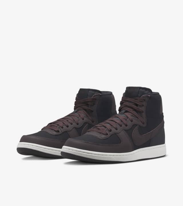 nikes with brown