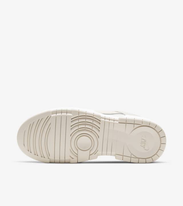 nike low disrupt desert sand