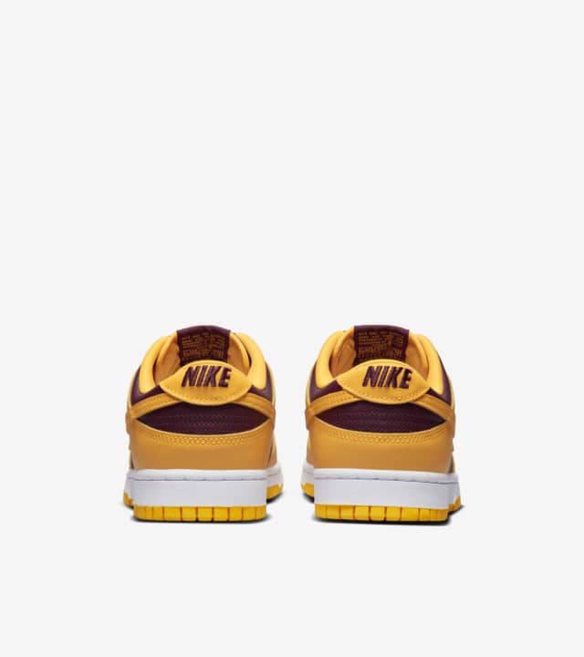 dunk low university gold