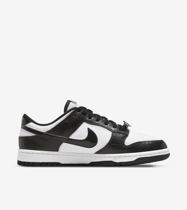 Dunk Low Retro SE 'White and Black' (DD3358-300) Release Date. Nike ...