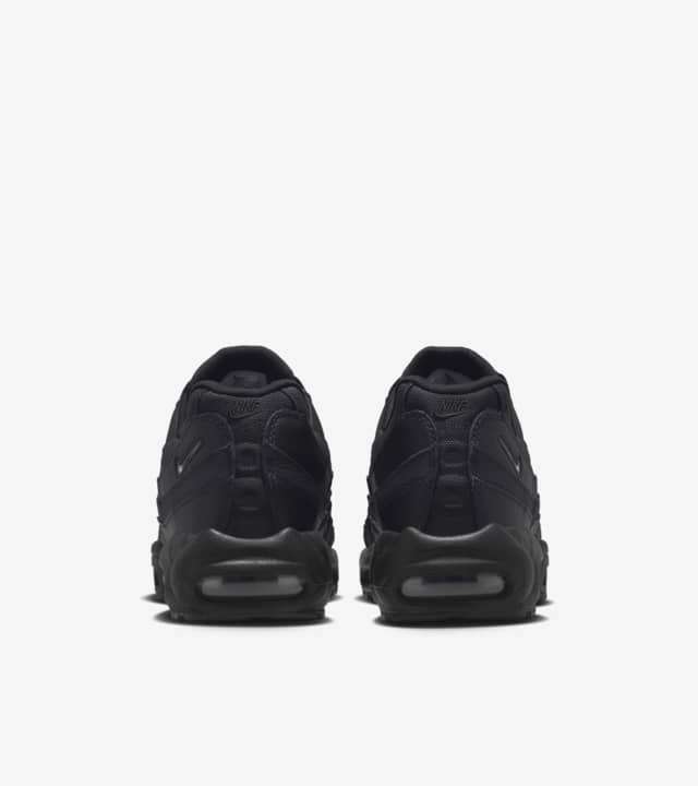 Air Max 95 'Triple Black' (FN7273-001) Release Date. Nike SNKRS FI