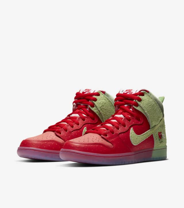 nike dunk high strawberry