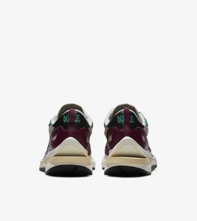sacai string villain red