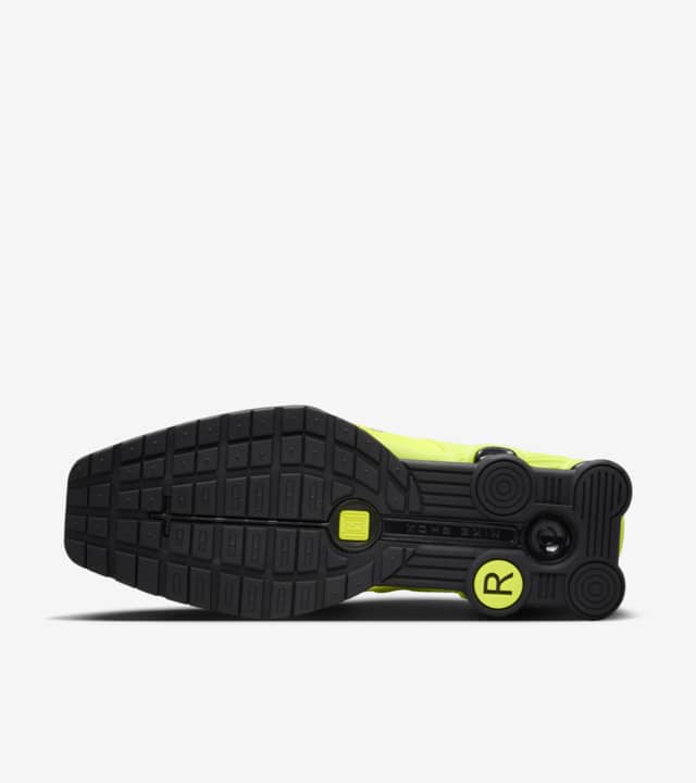 Shox MR4 X Martine Rose Safety Orange DQ2401 800 Release Date shox-mr4-x-martine-rose-safety-orange-dq2401-800-release-date