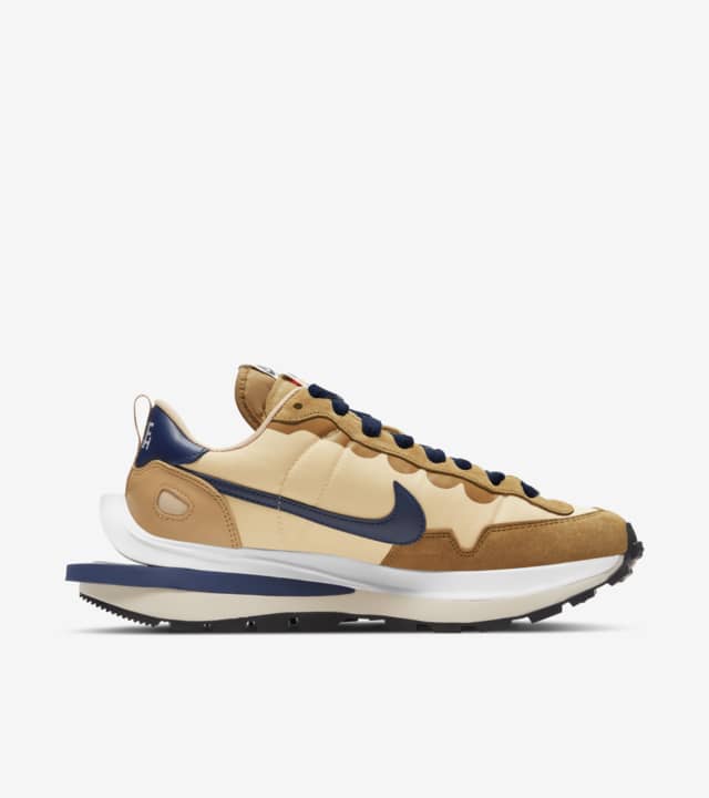 วัà¸à¹à¸à¸´à¸à¸à¸±à¸§ Nike x sacai VaporWaffle âSesame and Blue Voidâ. Nike SNKRS TH