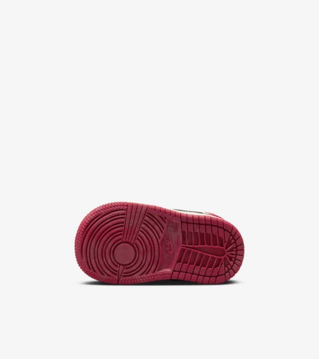 Air Jordan 1 'Chicago' (DZ5485612) Release Date. Nike SNKRS CZ