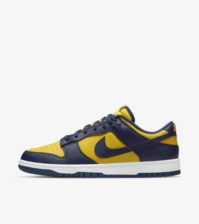 Dunk Low 'Varsity Maize' Release Date. Nike SNKRS SG
