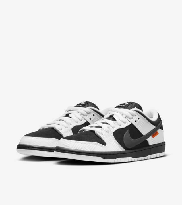 Nike SB x TIGHTBOOTH®︎ Dunk Low Pro 'Black and White' (FD2629-100 ...