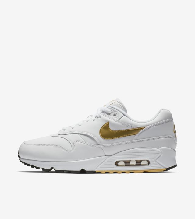 air max white on white