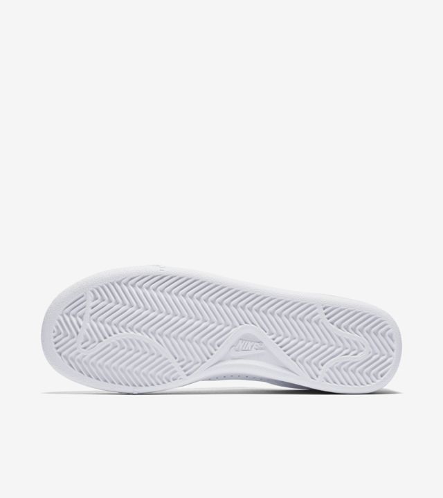 nike tennis classic women's