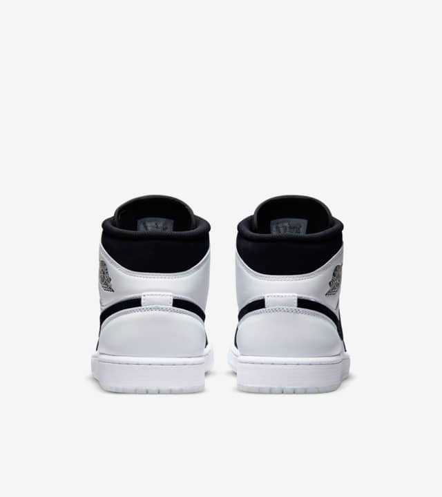 Air Jordan 1 Mid SE 'White and Black' (DH6933-100) Release Date. Nike ...