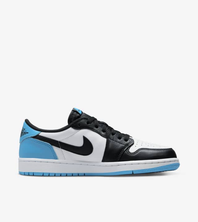 blue and white nike air shoes