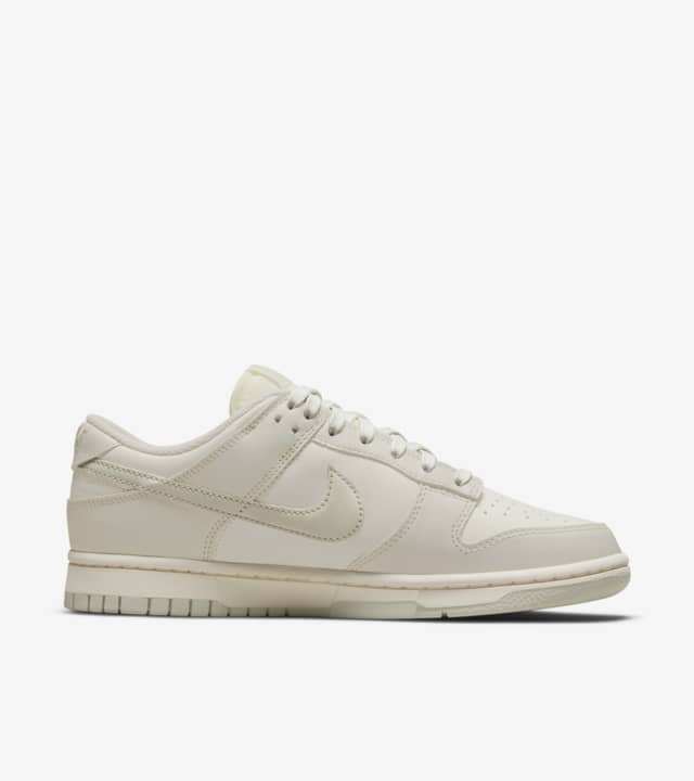 Women's Dunk Low 'Light Bone' Release Date. Nike SNKRS MY