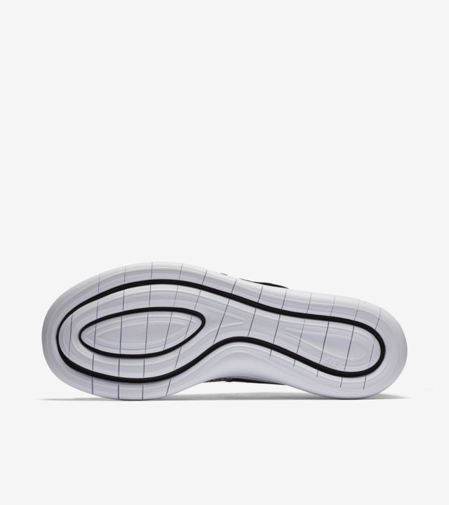 Women's Nike Air Sock Racer Ultra Flyknit 'Black & White'. Nike SNKRS