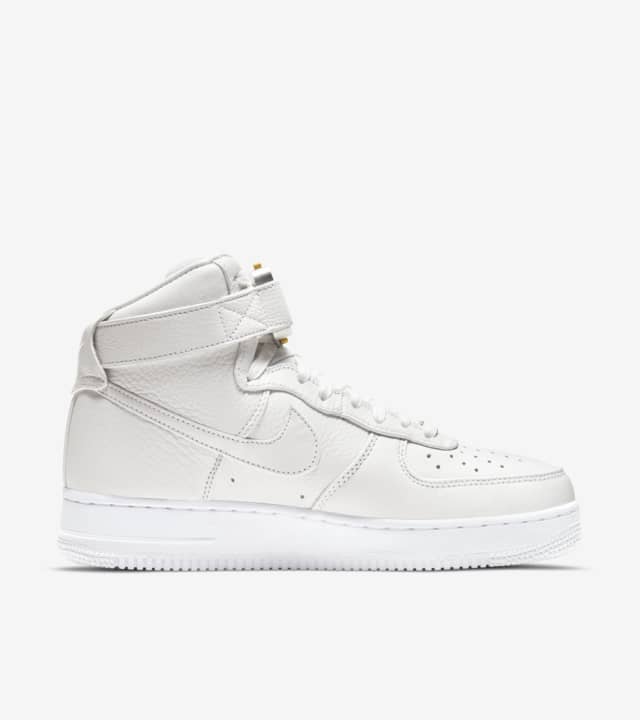 Date de sortie de la Air Force 1 High x ALYX Â« Triple White Â». Nike SNKRS BE