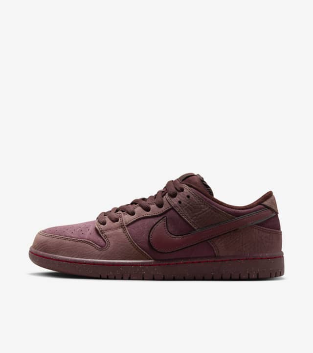 Nike SB Dunk Low 'Burgundy Crush' (FN0619-600) release date. Nike SNKRS CZ