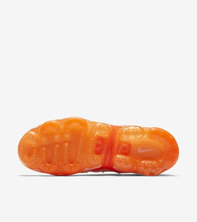 vapormax plus phantom orange