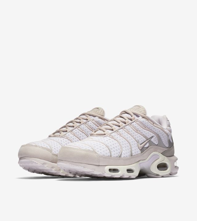 air max plus pink and grey