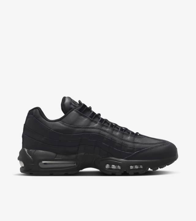 Air Max 95 'Triple Black' (FN7273-001) Release Date. Nike SNKRS SI