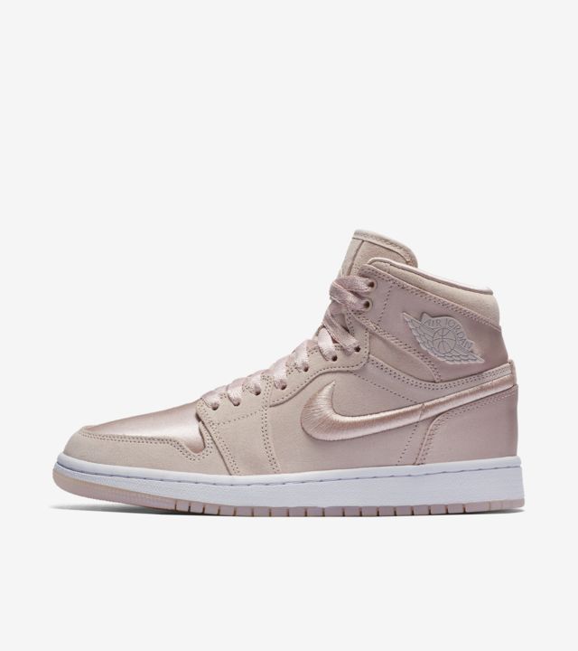 red jordans female
