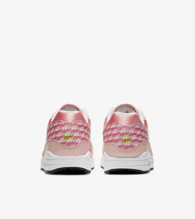 strawberry airmax