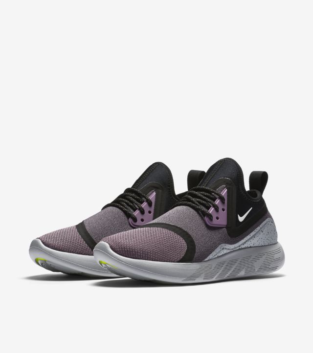 w nike lunarcharge essential