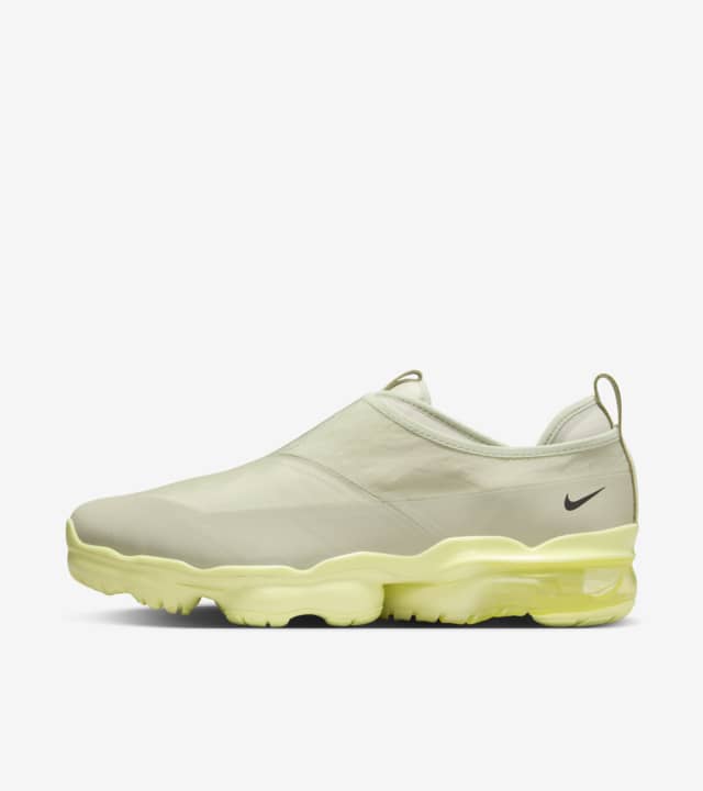 nike air vapormax luminous green