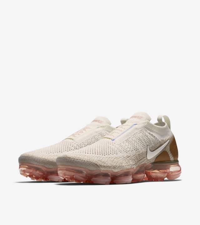 Nike Air Vapormax Moc 2 'Sail & Anthracite' Release Date. Nike SNKRS