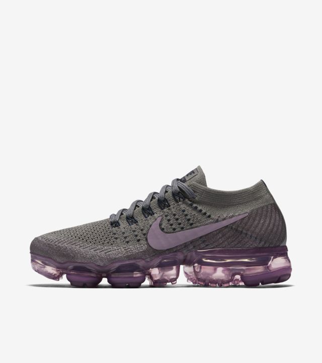 Women's Nike Air Vapormax 'College Navy & Tea Berry'. Nike SNKRS