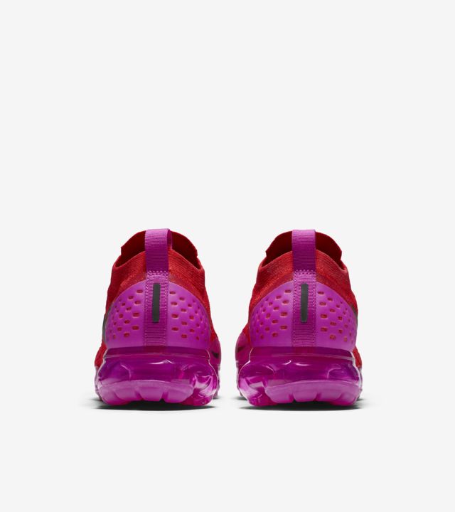 air vapormax moc 2 university red fuchsia blast